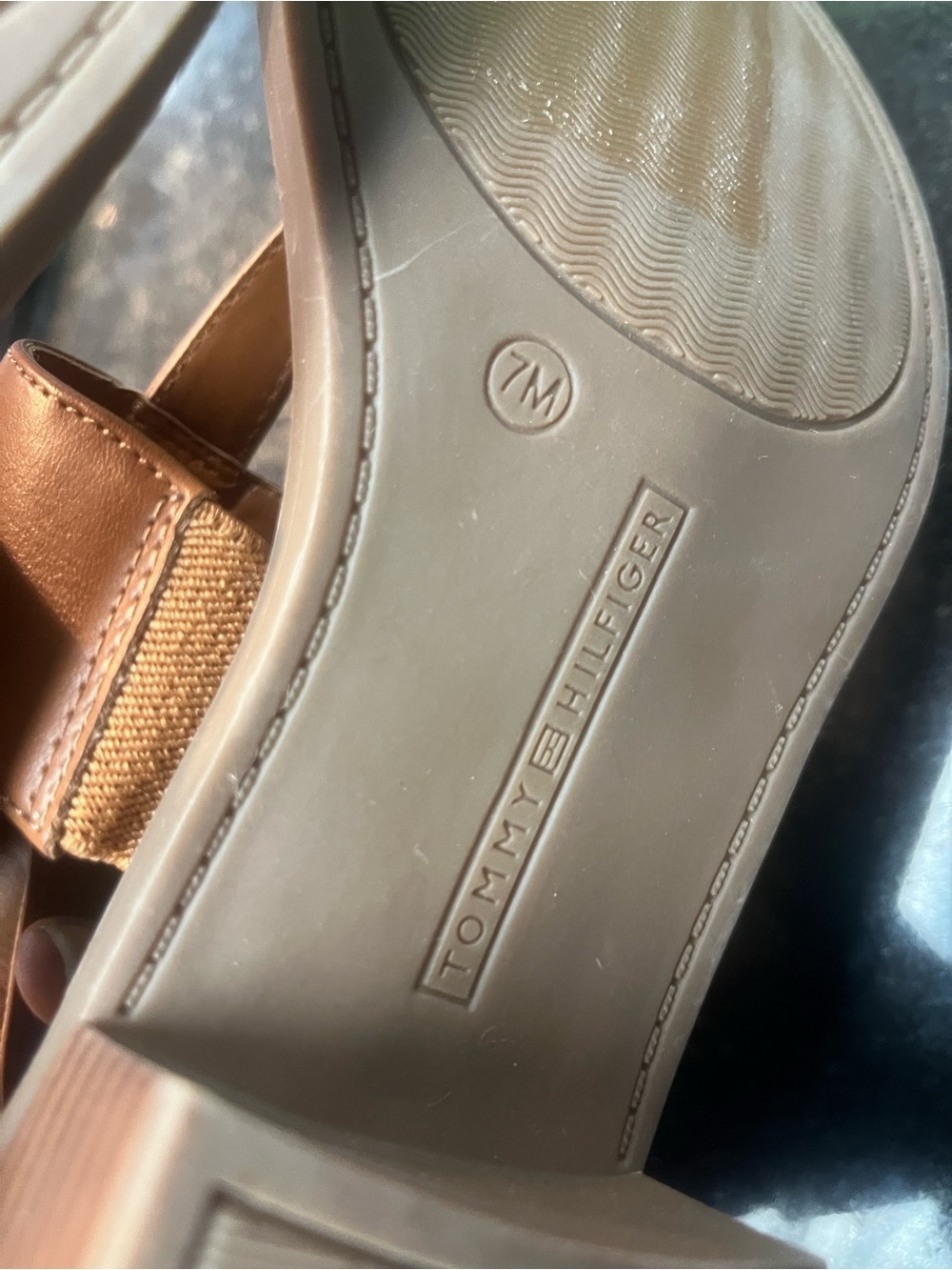 Sz 7 Tommy Hilfiger Tan Leather Block Heel Sandals - Picture 9 of 9